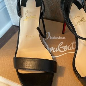 Christian Louboutin Queen 100 Nappa